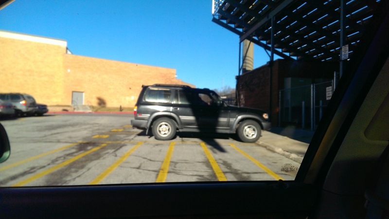Illustration for article titled Worst Photo Ever Of: 80-Series LX450, Vue Redline, S5